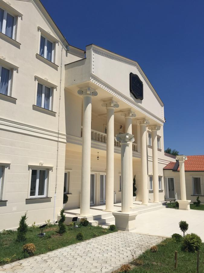 Villa Palace Нови-Сад Экстерьер фото